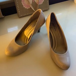 Sears Comfort Beige 7.5